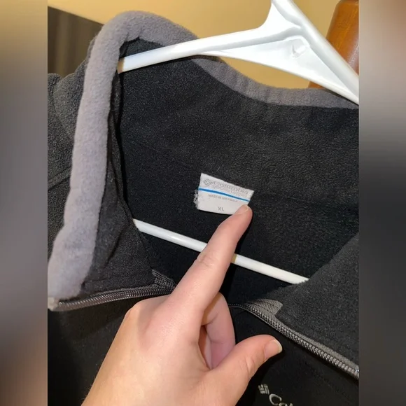 SOLD - Columbia Half-Zip Fleece Pullover - Picture 4 of 11